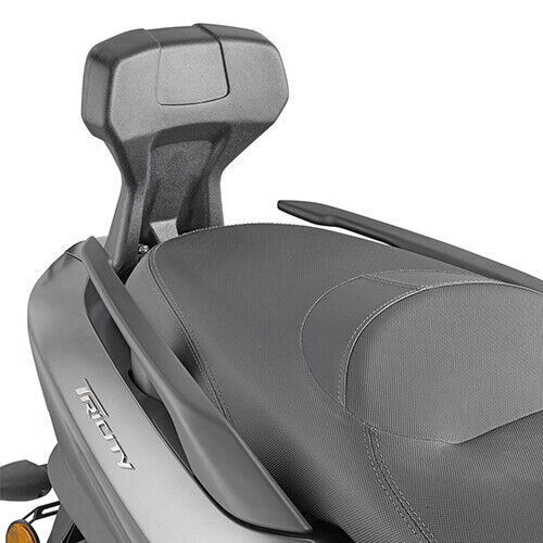 GIVI kit Schienalino nero per passeggero per Yamaha Tricity 300 2020 2021 2022